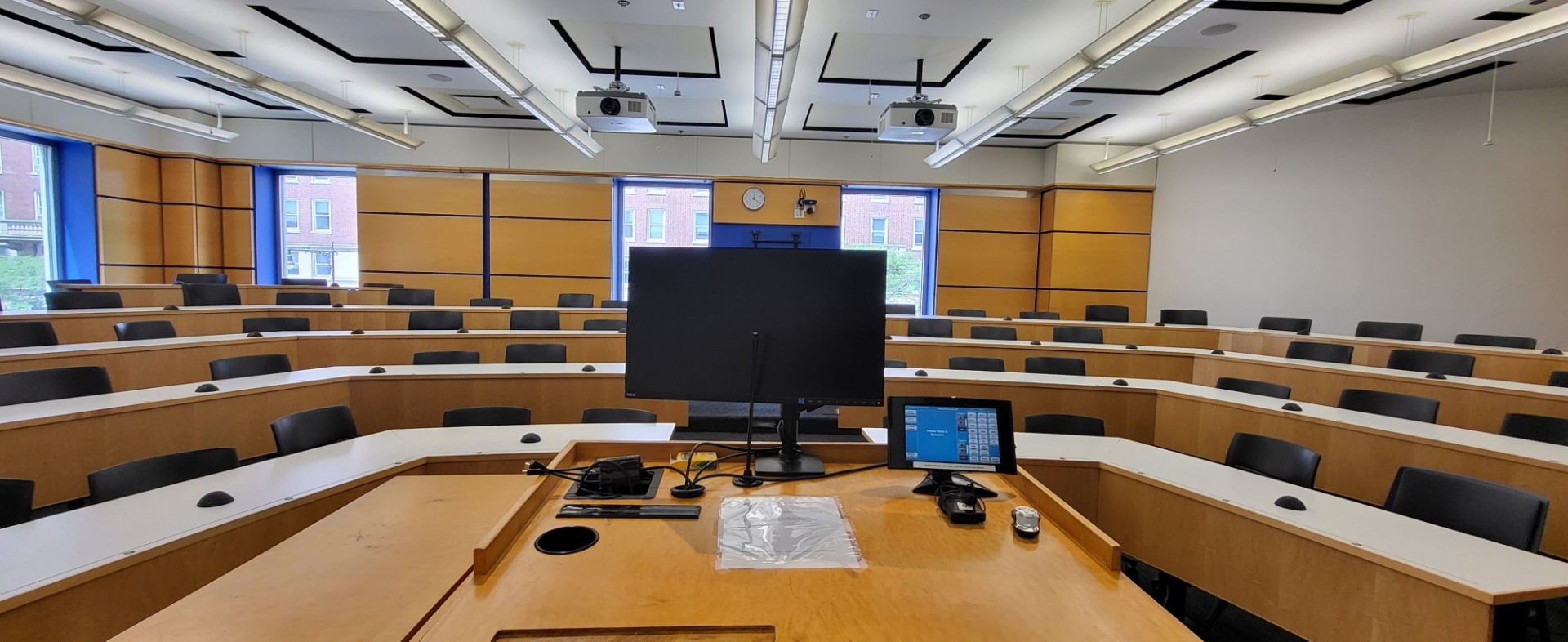 William and June Warren Hall 207 Presenter View William and June Warren Hall 207 Presenter View